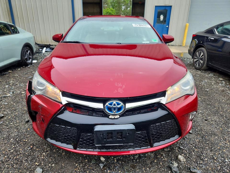 2015 Toyota Camry Hybrid მანქანა იყიდება აუქციონზე, vin: 4T1BD1FK2FU143220, აუქციონის ნომერი: 52612526
