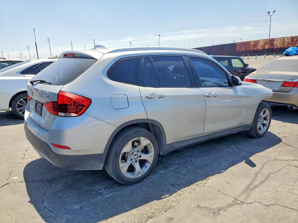 54296396 :رقم المزاد ، WBAVM1C58FVW57077 vin ، 2015 Bmw X1 مزاد بيع