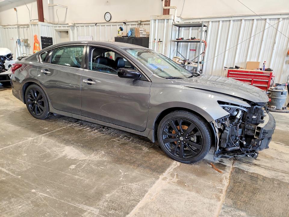 2018 Nissan Altima მანქანა იყიდება აუქციონზე, vin: 1N4AL3AP2JC221677, აუქციონის ნომერი: 53792686