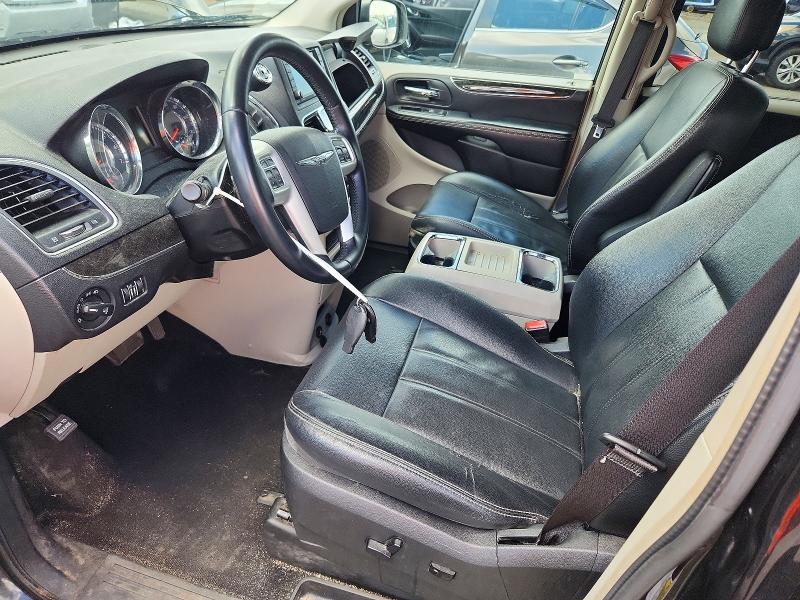 52660386 :رقم المزاد ، 2C4RC1BG5FR589138 vin ، 2015 Chrysler Town & Country مزاد بيع