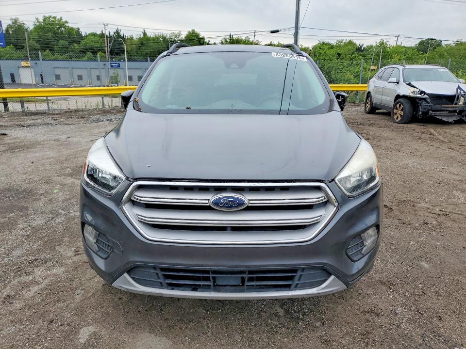 53255516 :رقم المزاد ، 1FMCU9GD8JUA74271 vin ، 2018 Ford Escape مزاد بيع