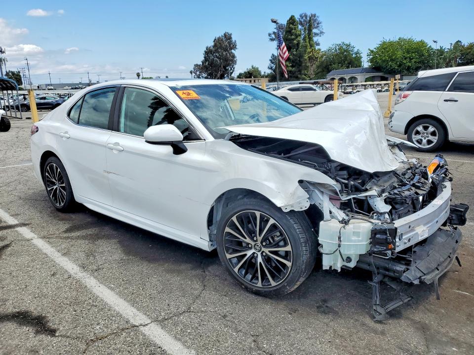 55611216 :رقم المزاد ، 4T1B11HK9KU181401 vin ، 2019 Toyota Camry مزاد بيع