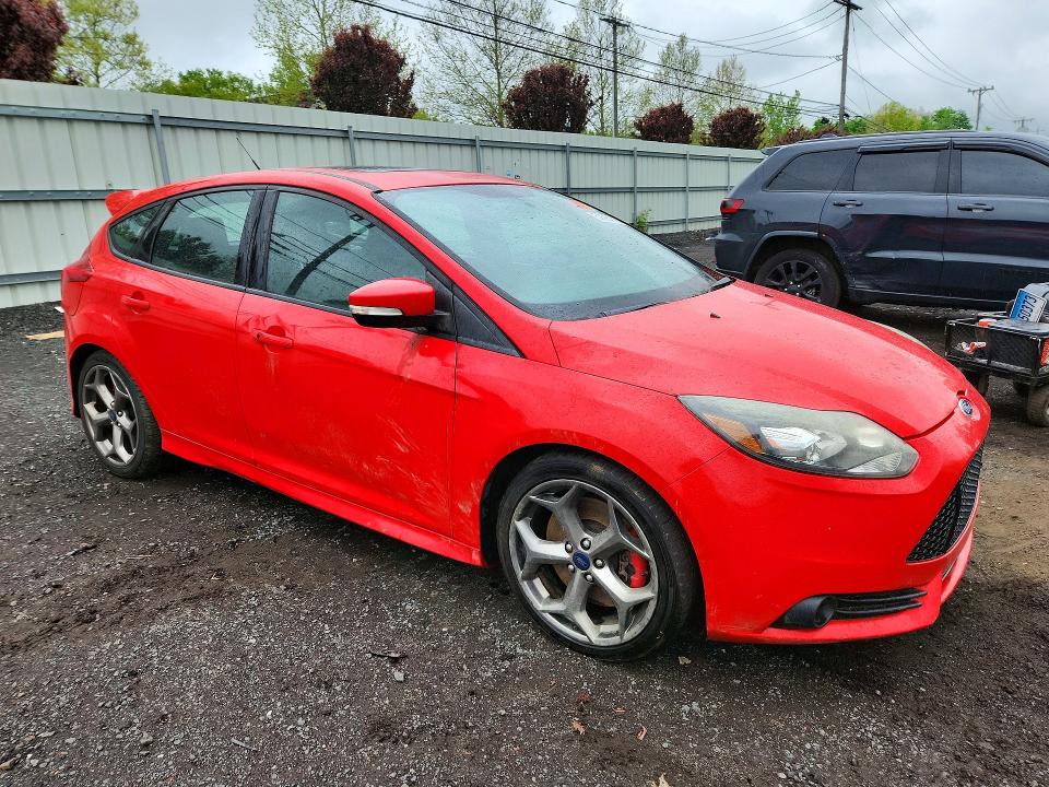 52961786 :رقم المزاد ، 1FADP3L90EL329334 vin ، 2014 Ford Focus مزاد بيع