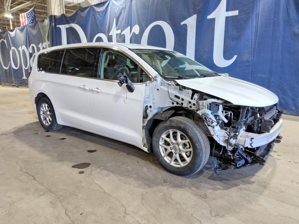 Продажа на аукционе авто 2023 Chrysler Voyager, vin: 2C4RC1CG8PR623668, номер лота: 53693056