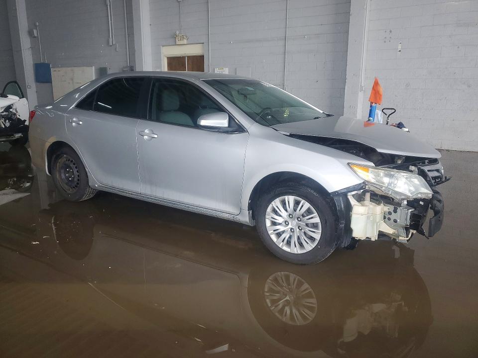 55294606 :رقم المزاد ، 4T4BF1FK0CR214197 vin ، 2012 Toyota Camry مزاد بيع