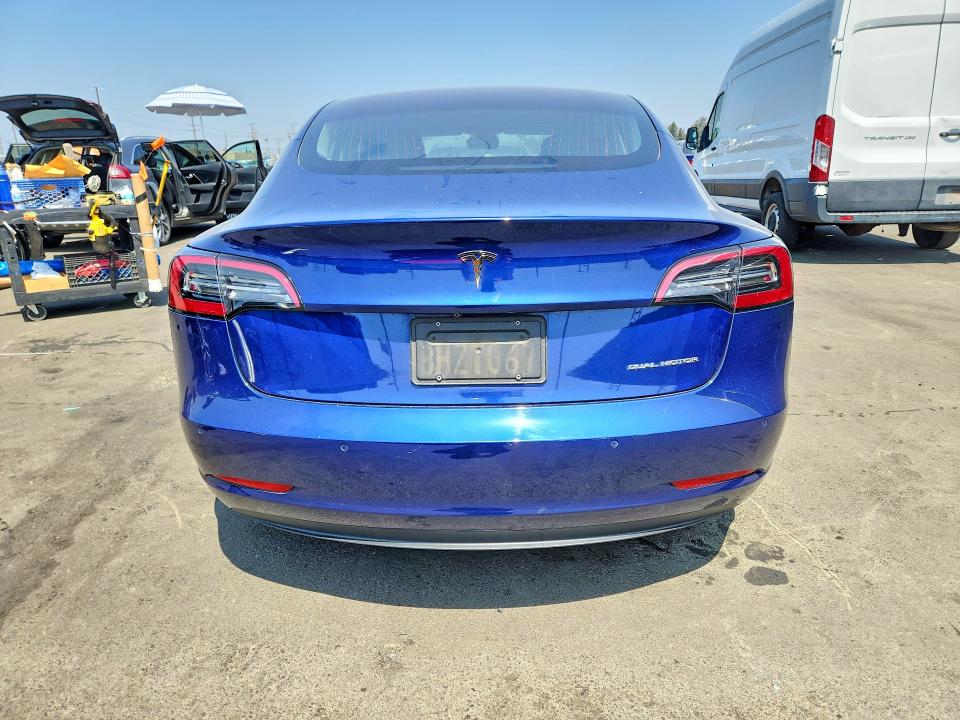 53102236 :رقم المزاد ، 5YJ3E1EB0JF130751 vin ، 2018 Tesla Model 3 مزاد بيع