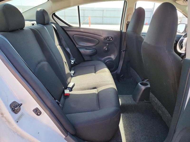 2015 Nissan Versa მანქანა იყიდება აუქციონზე, vin: 3N1CN7AP4FL915872, აუქციონის ნომერი: 53595716