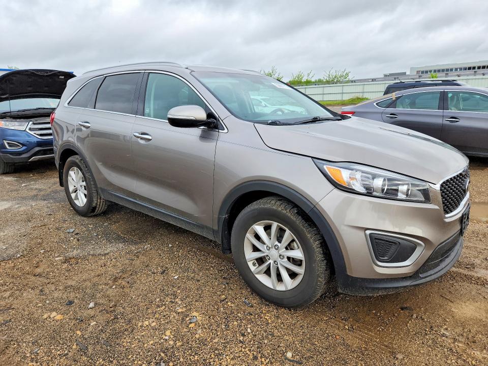 53601716 :رقم المزاد ، 5XYPG4A34HG205112 vin ، 2017 Kia Sorento مزاد بيع