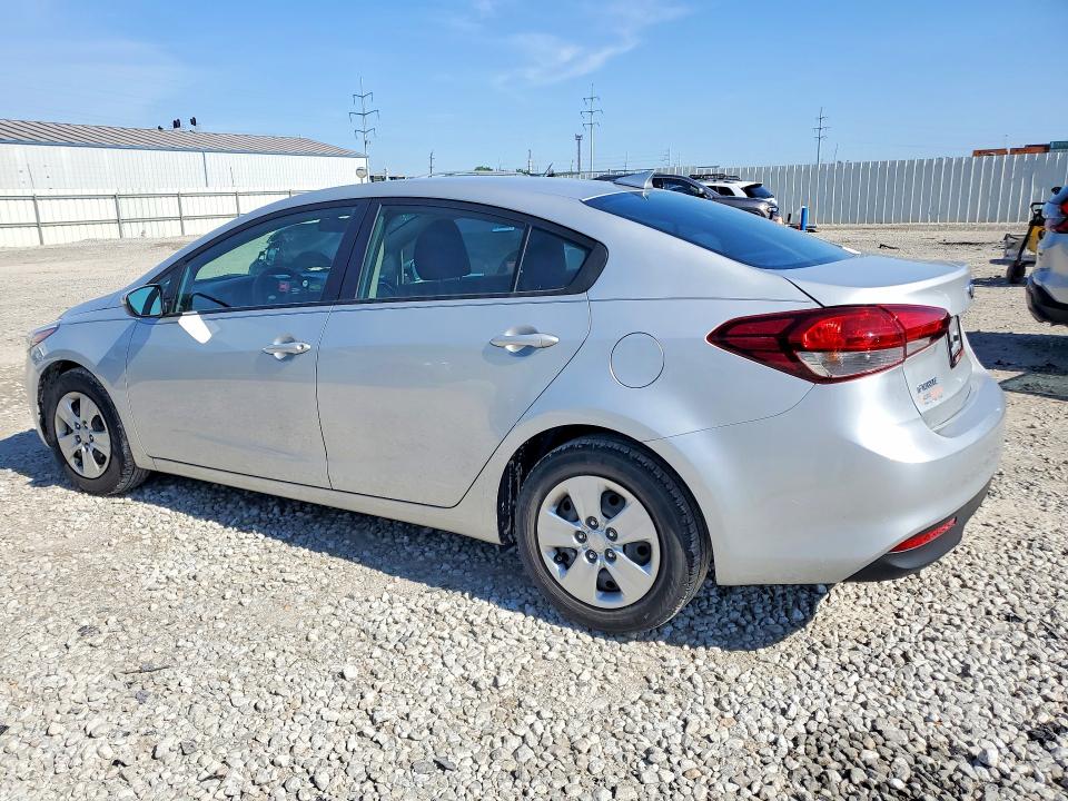 55576316 :رقم المزاد ، 3KPFL4A73JE184458 vin ، 2018 Kia Forte مزاد بيع