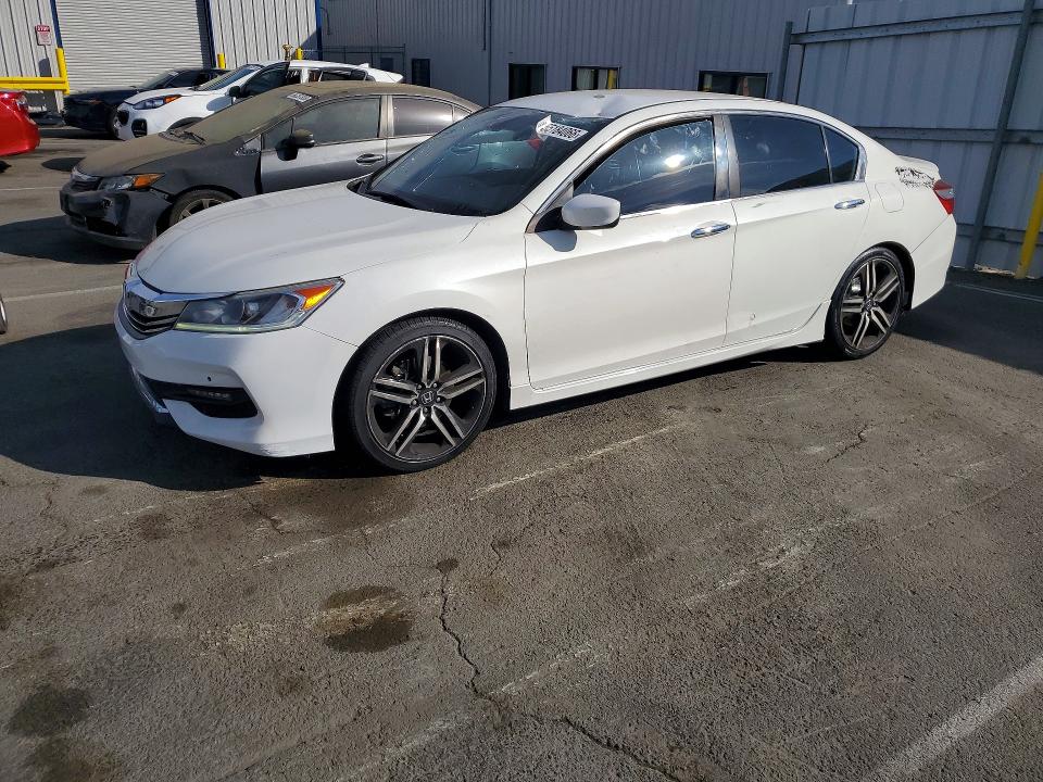 Продажа на аукционе авто 2016 Honda Accord, vin: 1HGCR2F63GA192465, номер лота: 55184066