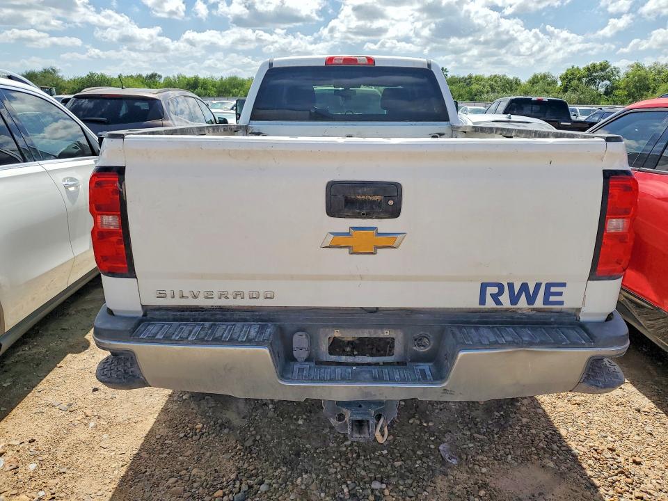 55154956 :رقم المزاد ، 1GC1KUEG6JF142718 vin ، 2018 Chevrolet Silverado مزاد بيع