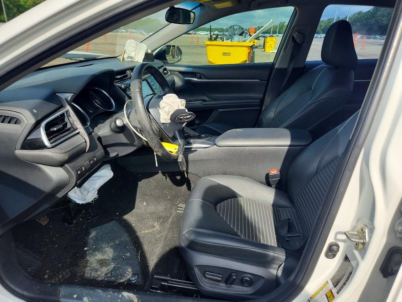 54776926 :رقم المزاد ، 4T1B11HK8JU057604 vin ، 2018 Toyota Camry مزاد بيع