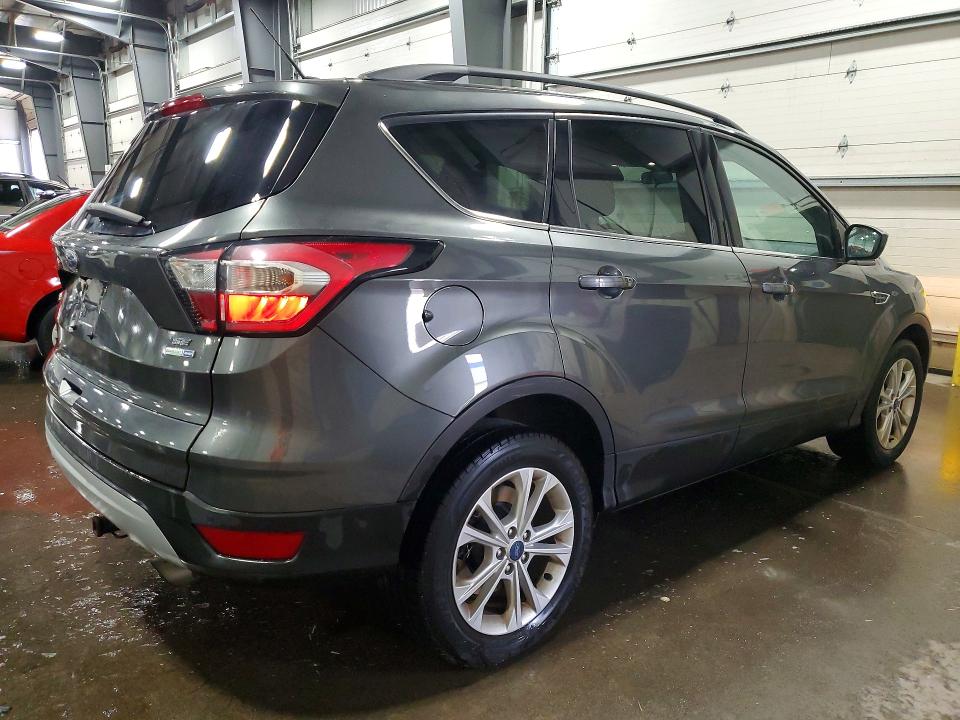 53630646 :رقم المزاد ، 1FMCU9GD3HUD28849 vin ، 2017 Ford Escape مزاد بيع
