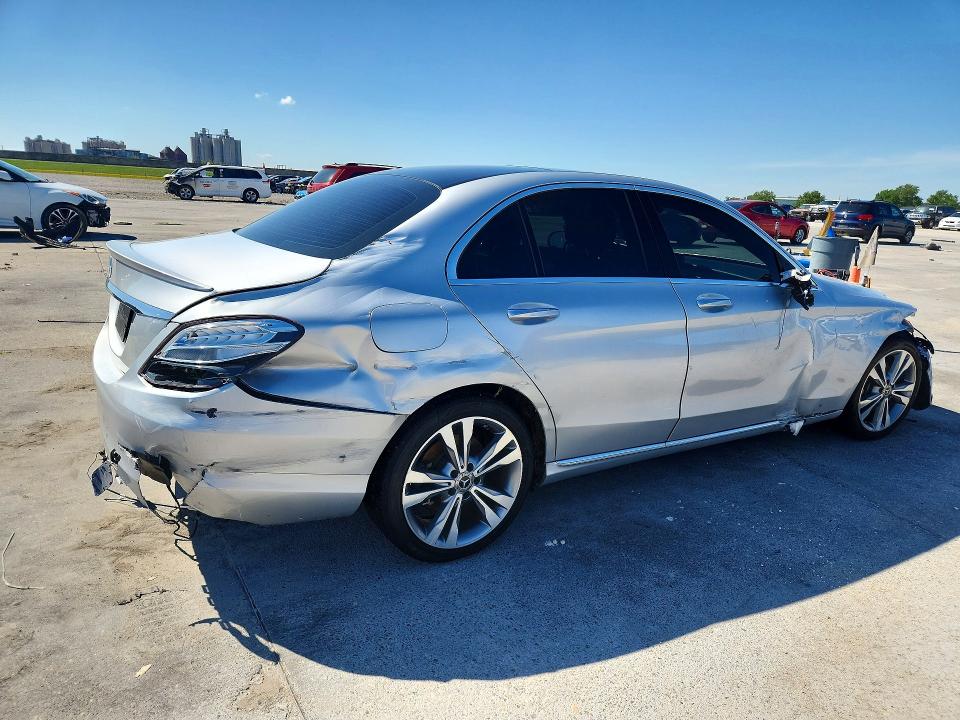 52316576 :رقم المزاد ، 55SWF4JBXJU234762 vin ، 2018 Mercedes-benz C مزاد بيع