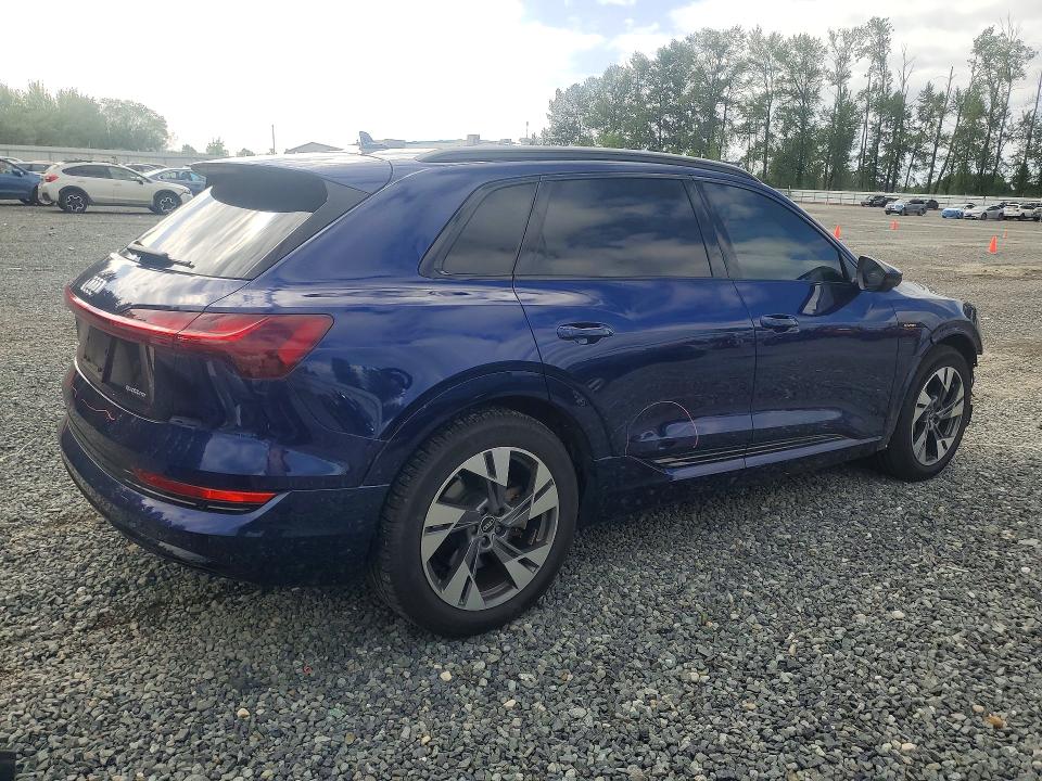55507256 :رقم المزاد ، WA1AAAGE2NB022824 vin ، 2022 Audi E-tron مزاد بيع