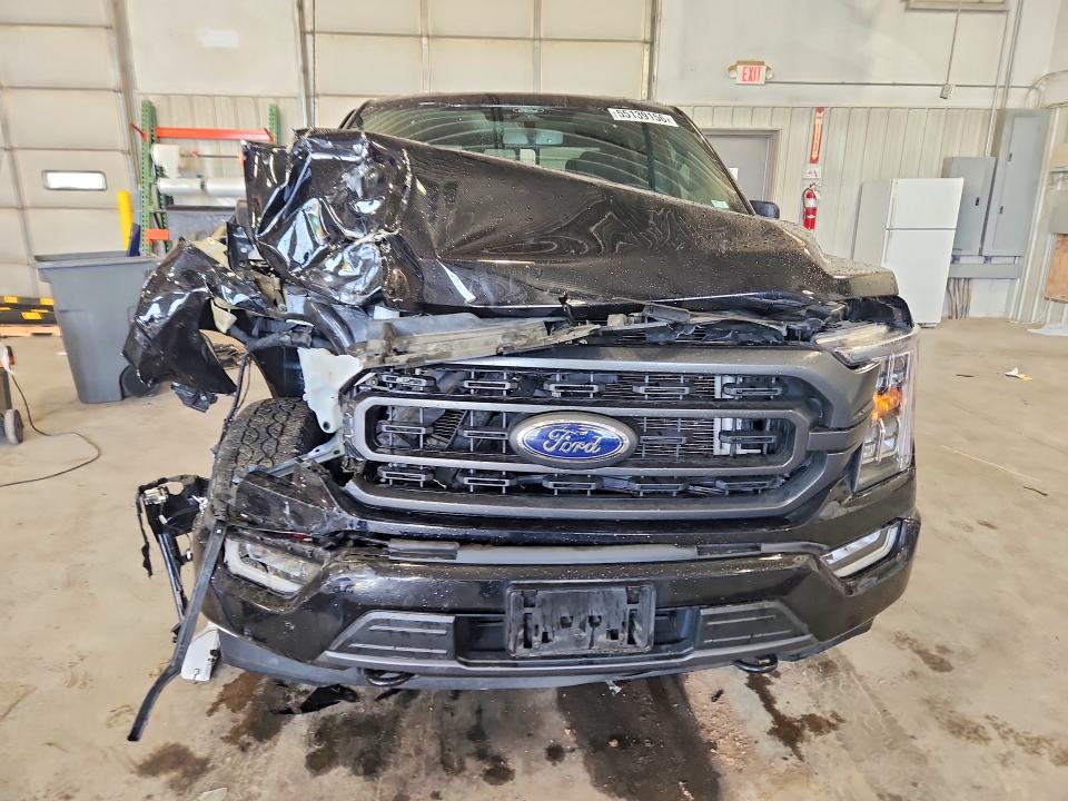 55139156 :رقم المزاد ، 1FTEW1EP1NKE70937 vin ، 2022 Ford F150 مزاد بيع