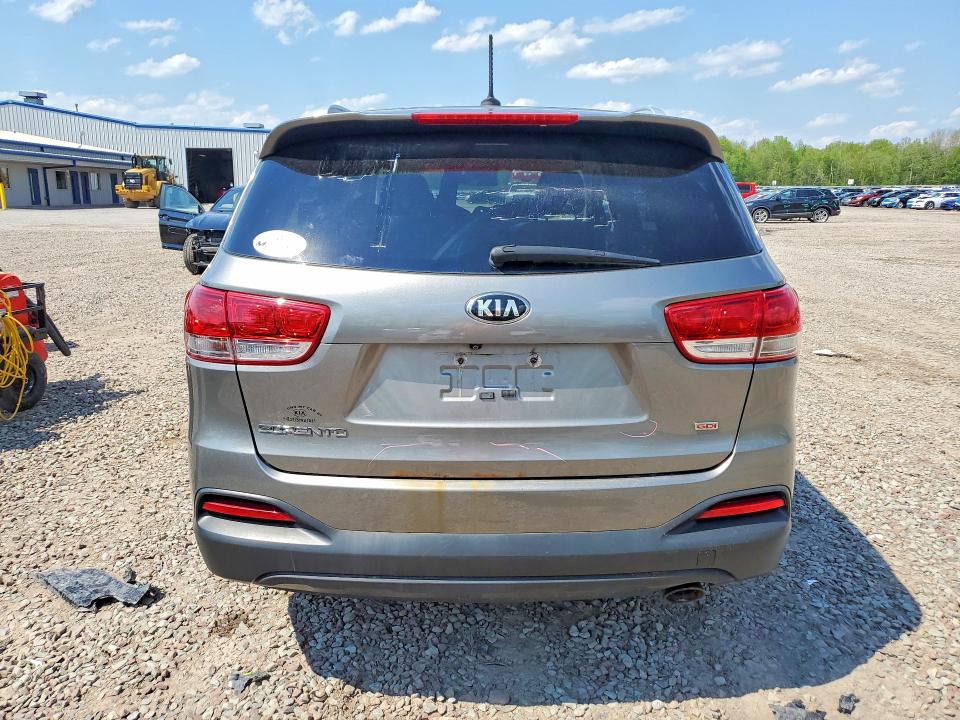 53531256 :رقم المزاد ، 5XYPGDA36HG244784 vin ، 2017 Kia Sorento مزاد بيع