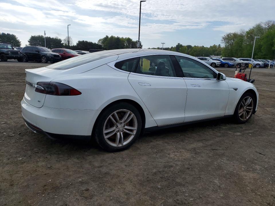 Aukcja sprzedaży 2014 Tesla Model S, vin: 5YJSA1H15EFP36580, numer aukcji: 52016396