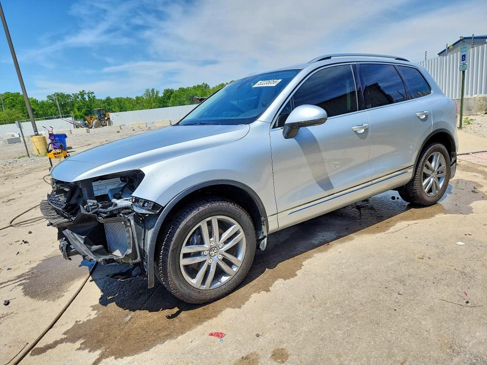 52235056 :رقم المزاد ، WVGEP9BPXFD004943 vin ، 2015 Volkswagen Touareg مزاد بيع