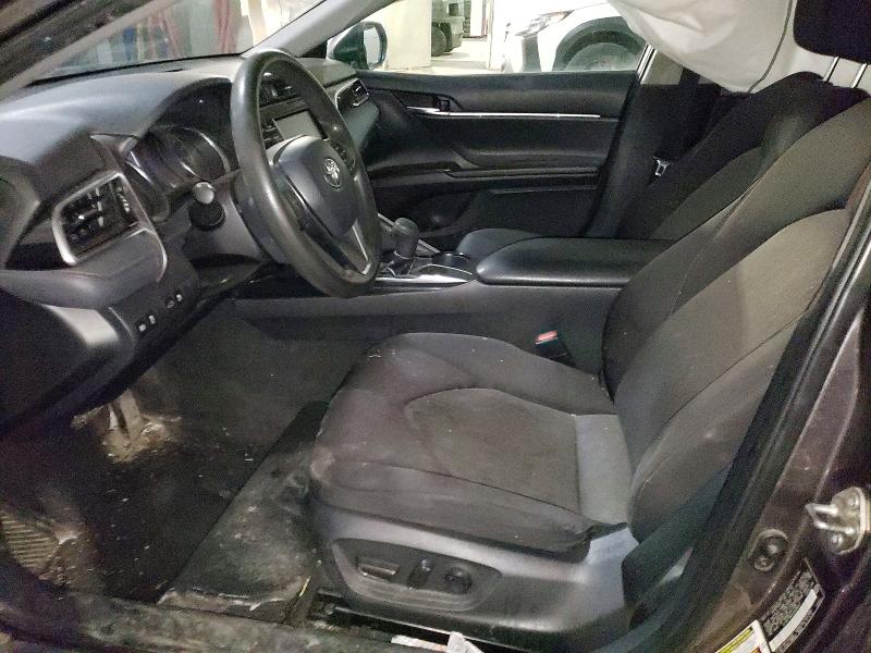 54481936 :رقم المزاد ، 4T1B11HK9JU608347 vin ، 2018 Toyota Camry مزاد بيع
