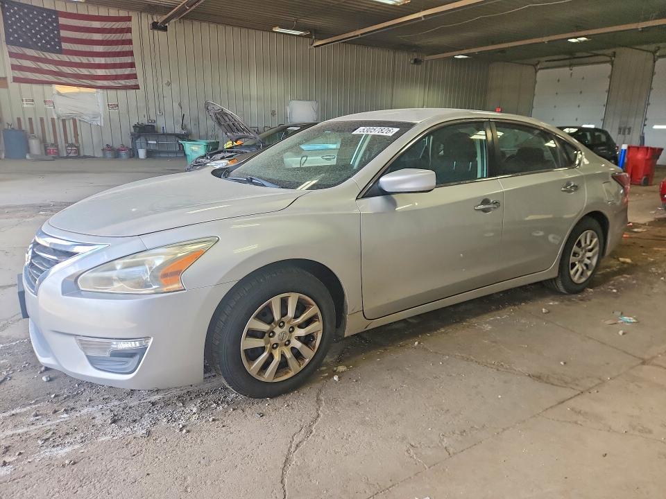 2015 Nissan Altima მანქანა იყიდება აუქციონზე, vin: 1N4AL3AP6FC417807, აუქციონის ნომერი: 53057826