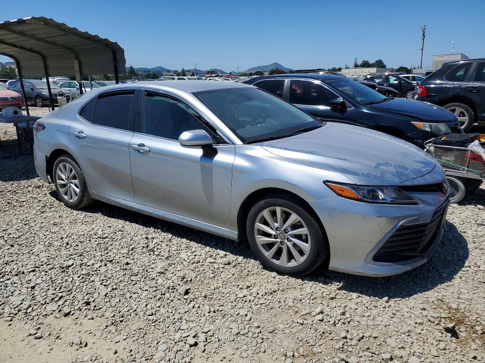 52923126 :رقم المزاد ، 4T1C11AK3RU862713 vin ، 2024 Toyota Camry مزاد بيع