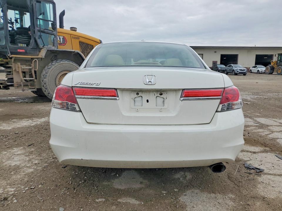 2011 Honda Accord მანქანა იყიდება აუქციონზე, vin: 1HGCP2F81BA133981, აუქციონის ნომერი: 53750596