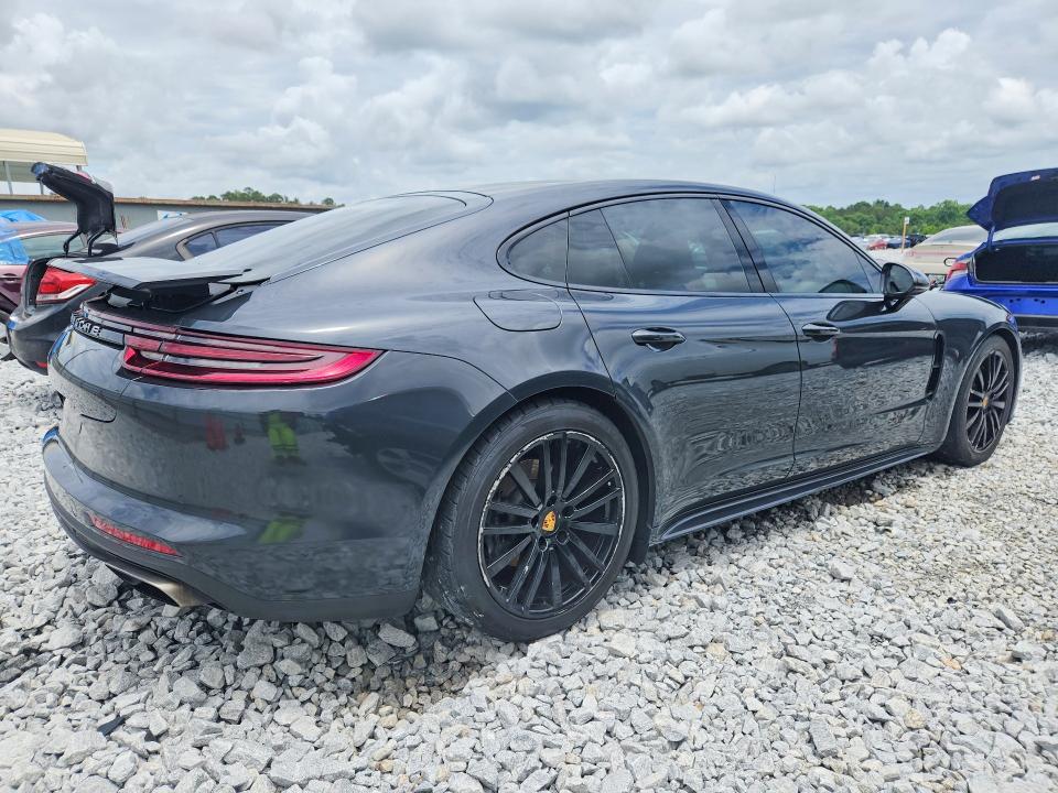 54833616 :رقم المزاد ، WP0AA2A72JL115885 vin ، 2018 Porsche Panamera مزاد بيع