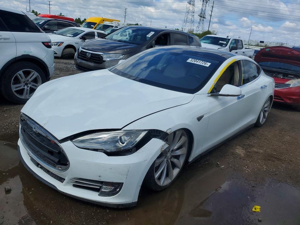 52041726 :رقم المزاد ، 5YJSA1AG0DFP11499 vin ، 2013 Tesla Model S مزاد بيع