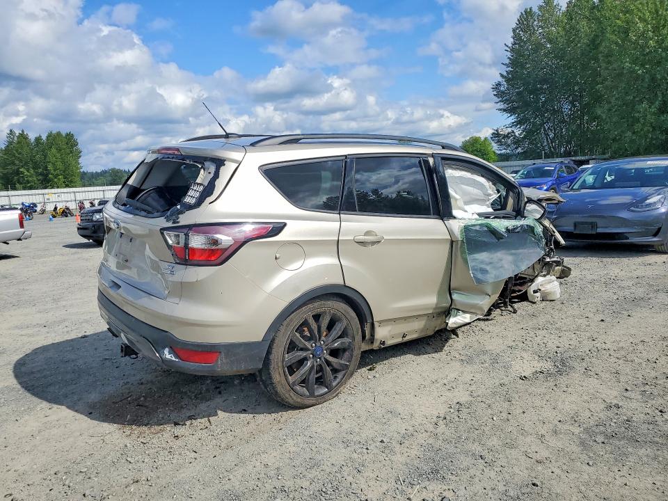 2017 Ford Escape მანქანა იყიდება აუქციონზე, vin: 1FMCU9G96HUB80515, აუქციონის ნომერი: 54297316