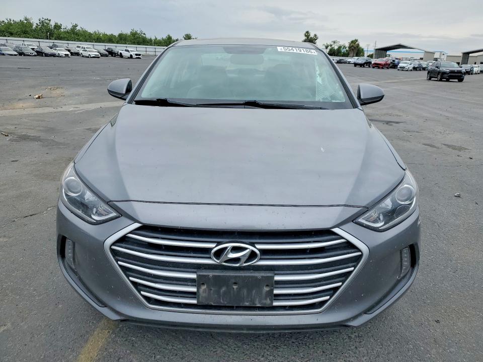 55419186 :رقم المزاد ، 5NPD84LF5JH360404 vin ، 2018 Hyundai Elantra مزاد بيع
