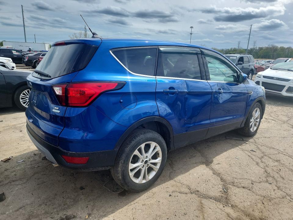 2019 Ford Escape მანქანა იყიდება აუქციონზე, vin: 1FMCU0GD1KUA16970, აუქციონის ნომერი: 52609086