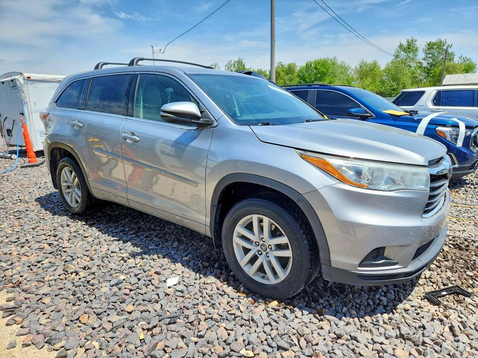 Продажа на аукционе авто 2016 Toyota Highlander, vin: 5TDBKRFH2GS323493, номер лота: 53337756