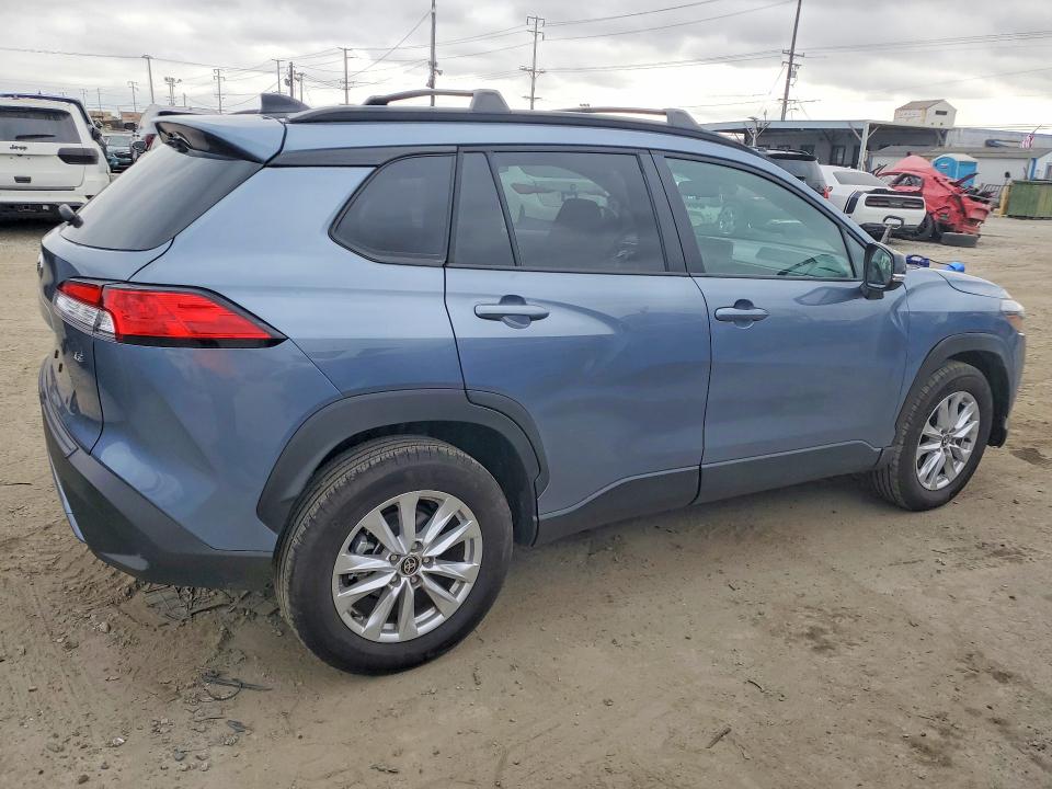 53826766 :رقم المزاد ، 7MUCAAAG8SV138225 vin ، 2025 Toyota Corolla Cross مزاد بيع