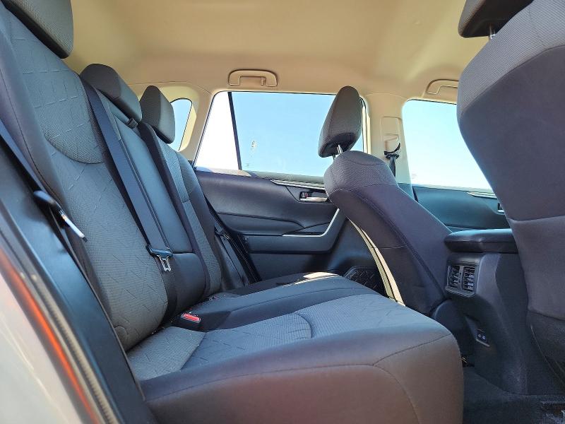 53268086 :رقم المزاد ، 2T3P1RFV2NC299661 vin ، 2022 Toyota Rav4 مزاد بيع