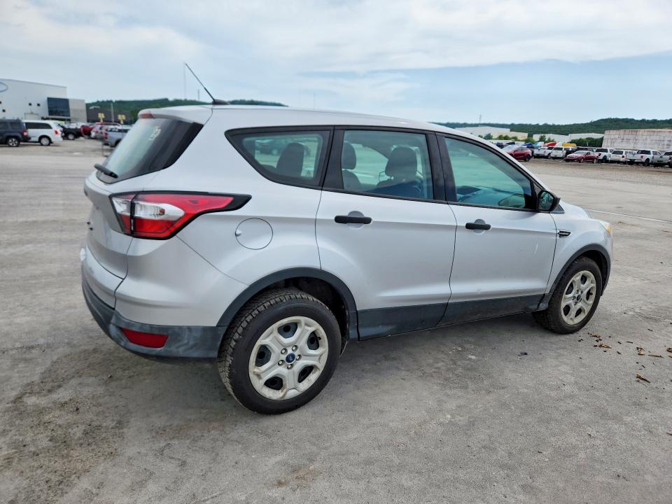 2017 Ford Escape მანქანა იყიდება აუქციონზე, vin: 1FMCU0F70HUE71703, აუქციონის ნომერი: 54811006