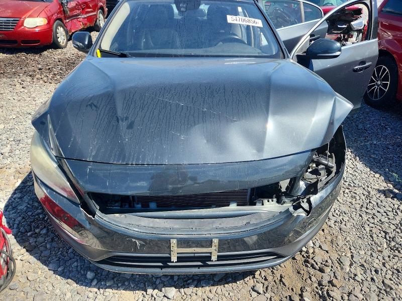54706856 :رقم المزاد ، YV1612TB1F1309070 vin ، 2015 Volvo S60 مزاد بيع