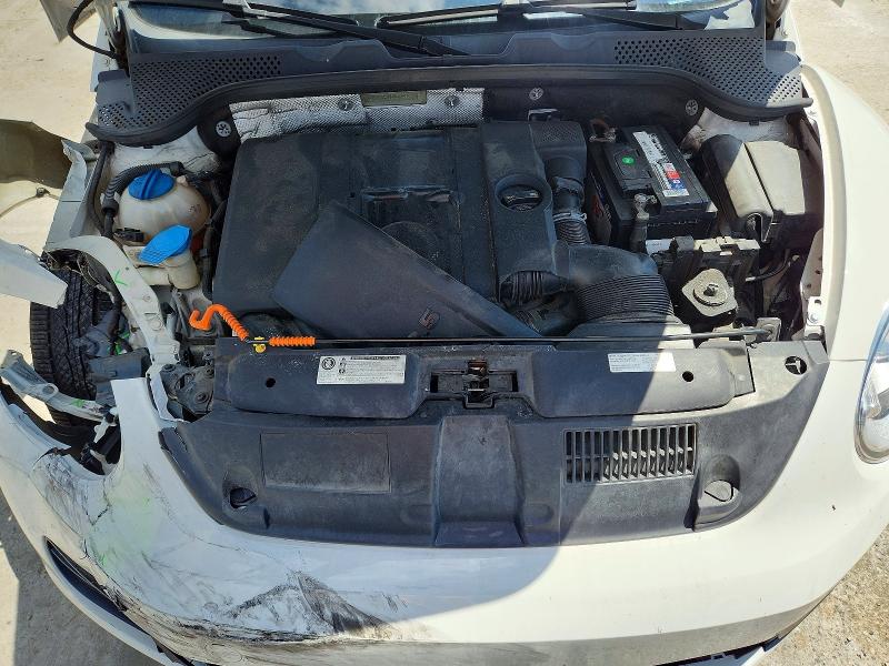 53224446 :رقم المزاد ، 3VWJX7AT9EM611454 vin ، 2014 Volkswagen Beetle مزاد بيع