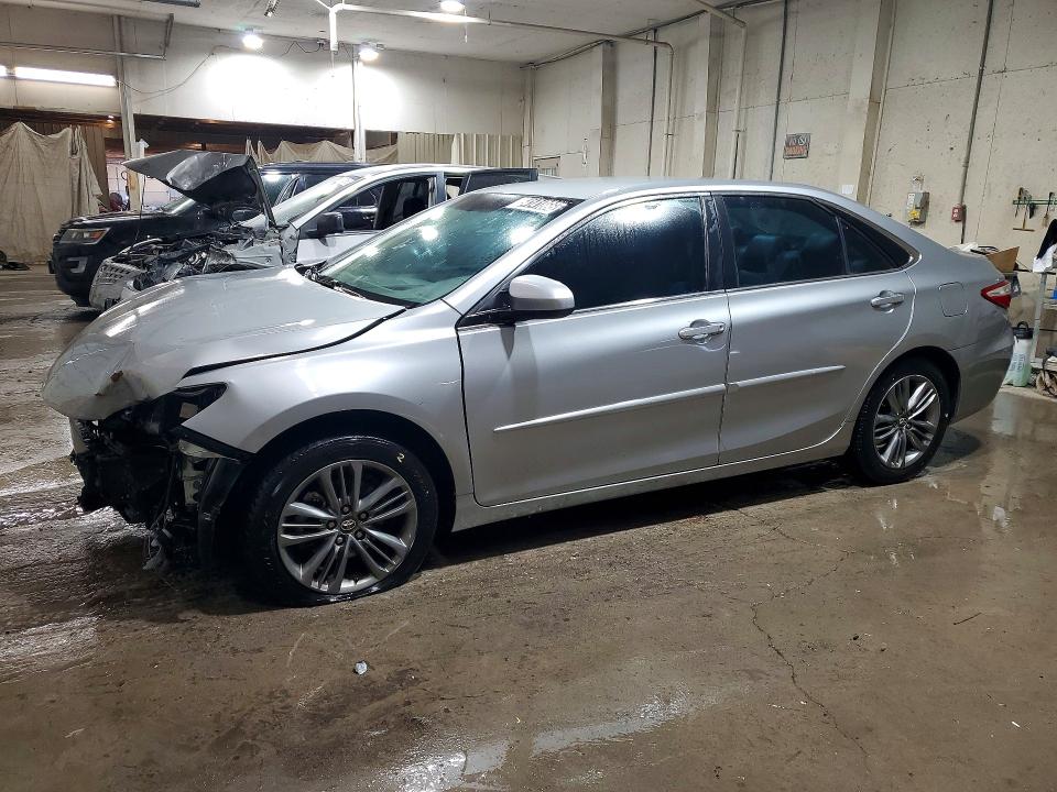 54141866 :رقم المزاد ، 4T1BF1FK3HU359977 vin ، 2017 Toyota Camry مزاد بيع