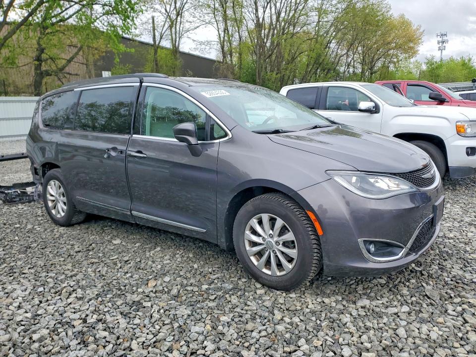 52854336 :رقم المزاد ، 2C4RC1BG8HR592408 vin ، 2017 Chrysler Pacifica مزاد بيع