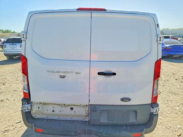 53193616 :رقم المزاد ، 1FTNE1ZM8FKA79062 vin ، 2015 Ford Transit مزاد بيع