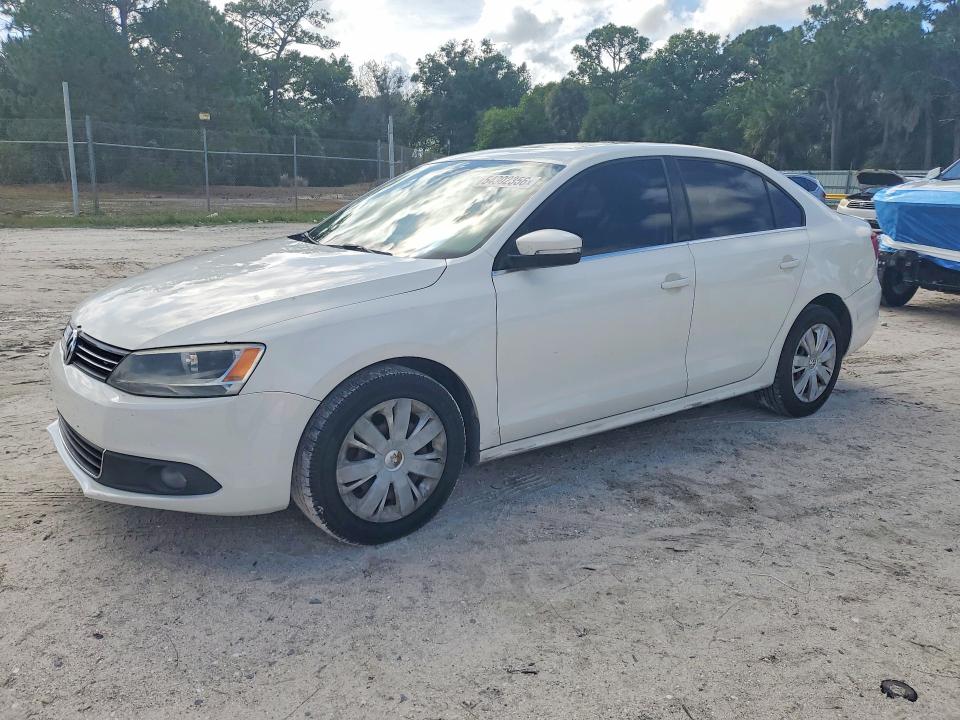 2013 Volkswagen Jetta მანქანა იყიდება აუქციონზე, vin: 3VWLX7AJ1DM235483, აუქციონის ნომერი: 54302356