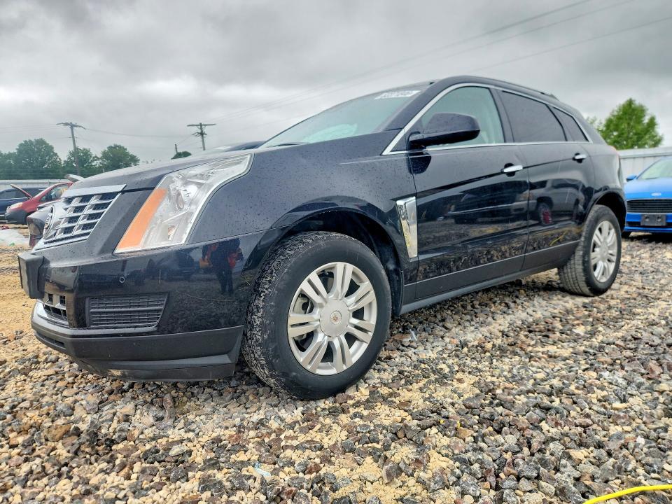 52371846 :رقم المزاد ، 3GYFNBE34FS560867 vin ، 2015 Cadillac Srx مزاد بيع