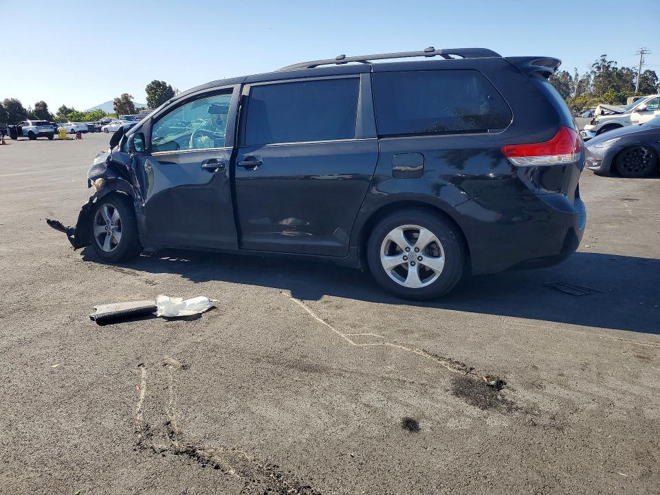 54724836 :رقم المزاد ، 5TDKK3DCXCS207392 vin ، 2012 Toyota Sienna مزاد بيع