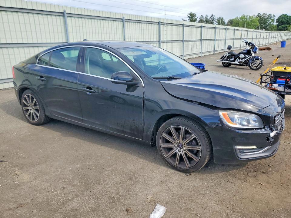 2018 Volvo S60 მანქანა იყიდება აუქციონზე, vin: LYV402TKXJB174107, აუქციონის ნომერი: 53235366