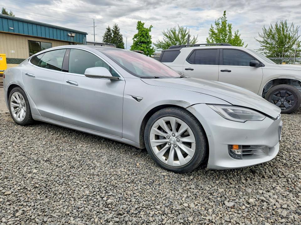 Продажа на аукционе авто 2016 Tesla Model S, vin: 5YJSA1E25GF175586, номер лота: 53996886