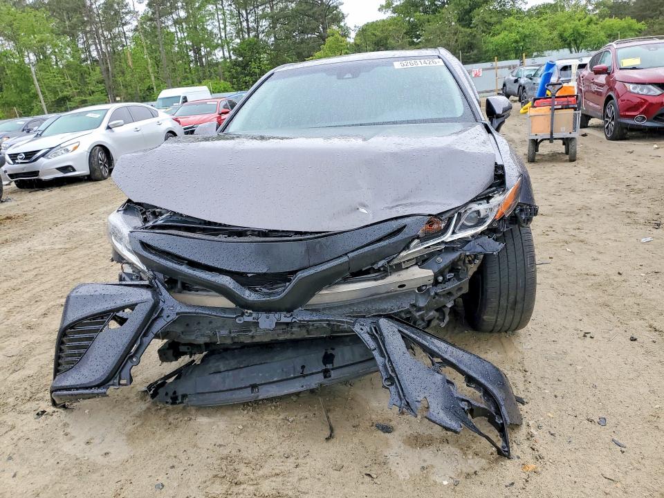 52681426 :رقم المزاد ، 4T1G11AK5LU954849 vin ، 2020 Toyota Camry مزاد بيع