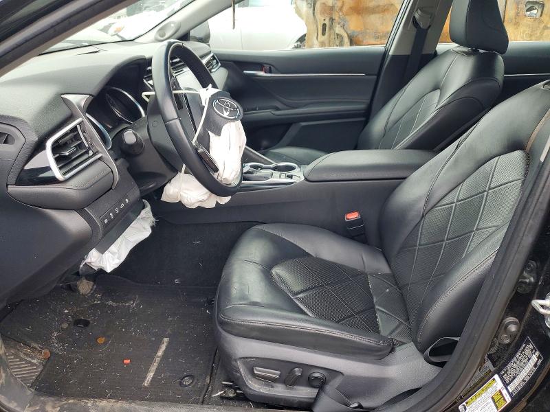 52369436 :رقم المزاد ، 4T1B21HK8JU001546 vin ، 2018 Toyota Camry Hybrid مزاد بيع