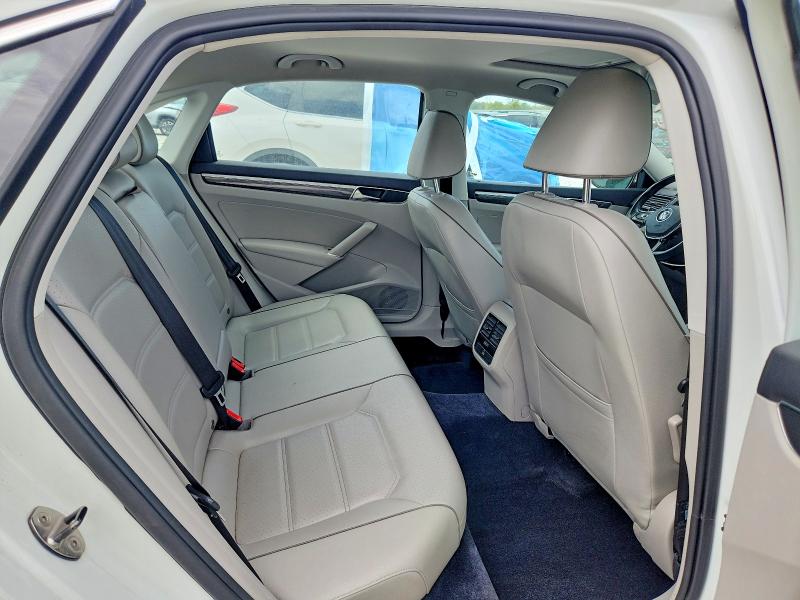 52033376 :رقم المزاد ، 1VWBA7A39JC000518 vin ، 2018 Volkswagen Passat مزاد بيع