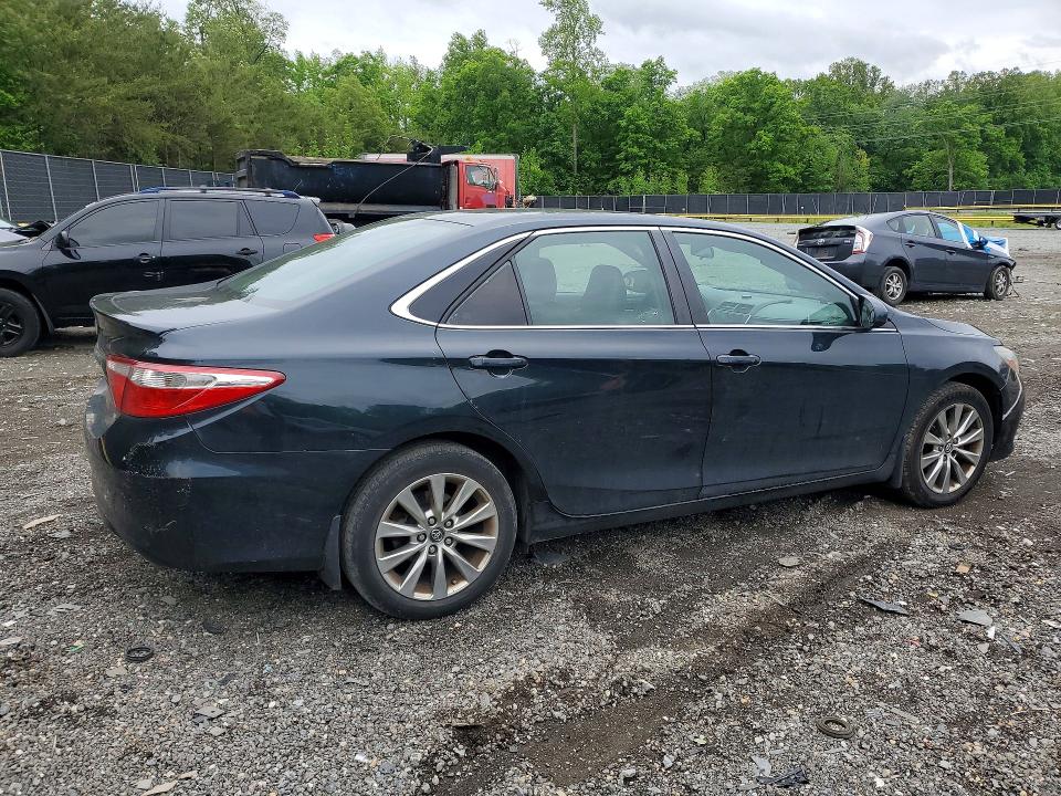 52428506 :رقم المزاد ، 4T1BF1FKXFU041786 vin ، 2015 Toyota Camry مزاد بيع